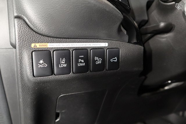 Mitsubishi Outlander PHEV 16