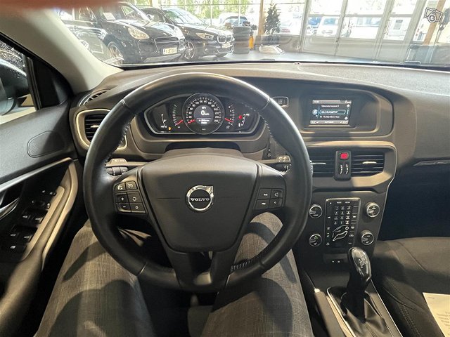 VOLVO V40 Cross Country 8