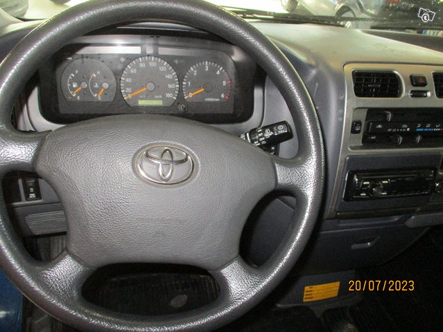 Toyota HIACE 7