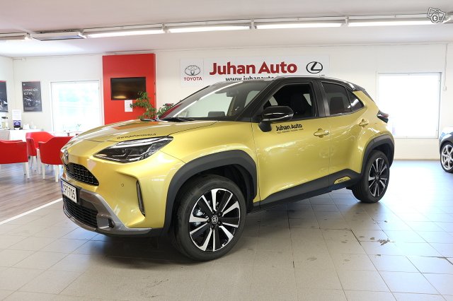 Toyota YARIS CROSS