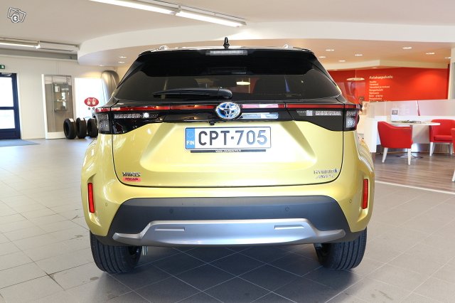 Toyota YARIS CROSS 7