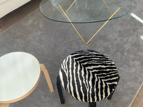 Artek E60 zebra jakkara musta, Pöydät ja tuolit, Sisustus ja huonekalut, Helsinki, Tori.fi Artek E60 zebra jakkara musta, Pöydät ja tuolit, Sisustus ja huonekalut, Helsinki, Tori.fi