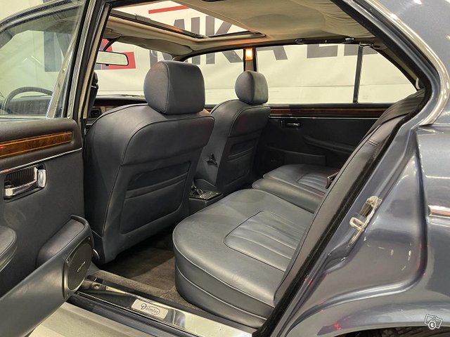 Daimler Double Six 15