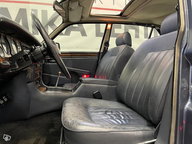 Daimler Double Six 17