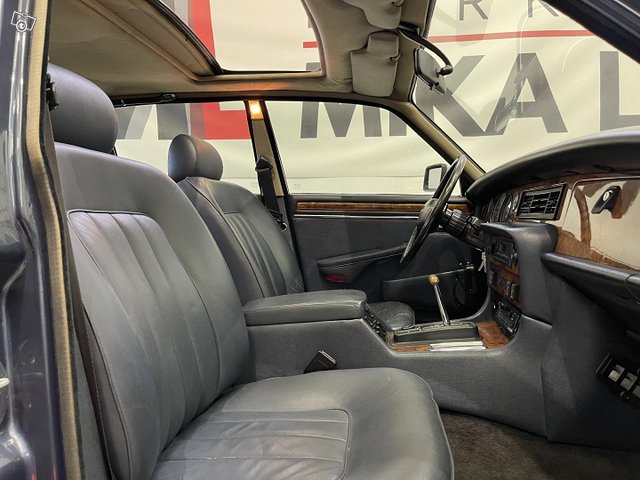 Daimler Double Six 18