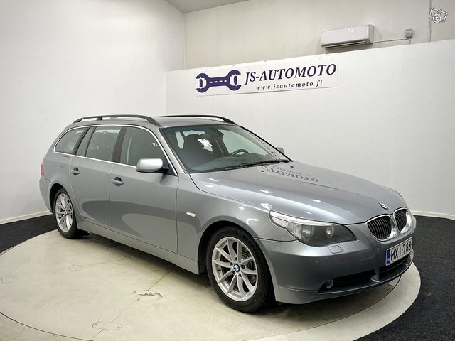 BMW 523