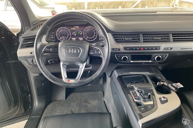Audi Q7 9