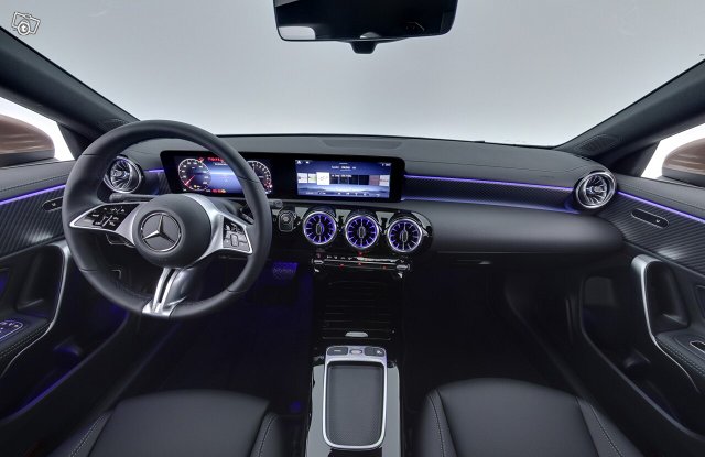 Mercedes-Benz CLA 8