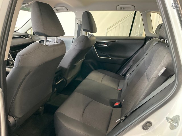 TOYOTA RAV4 10