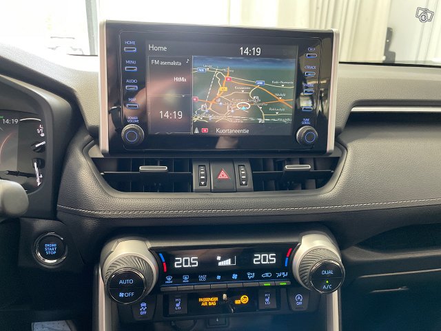 TOYOTA RAV4 16