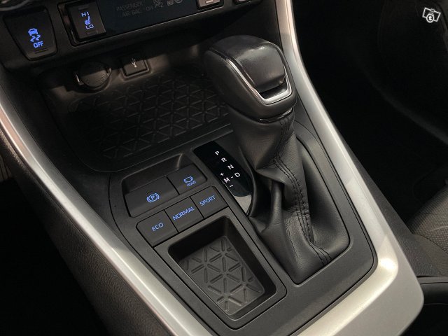 TOYOTA RAV4 23