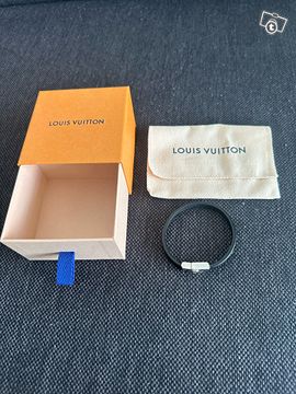 Louis vuitton rannekoru, Kellot