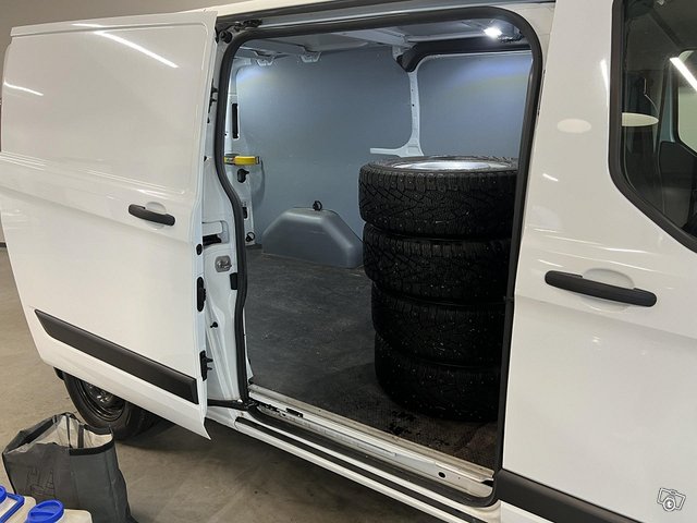 Ford Transit Custom 13