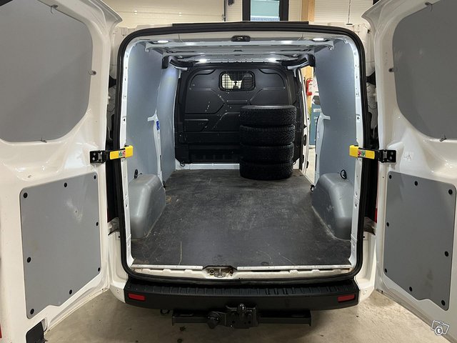 Ford Transit Custom 14