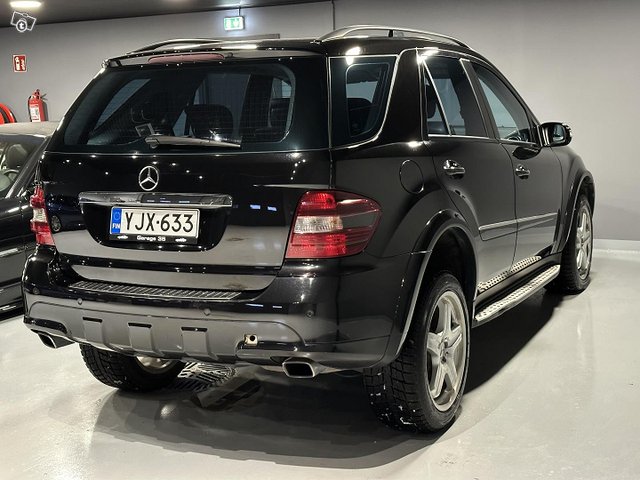 Mercedes-Benz ML 7