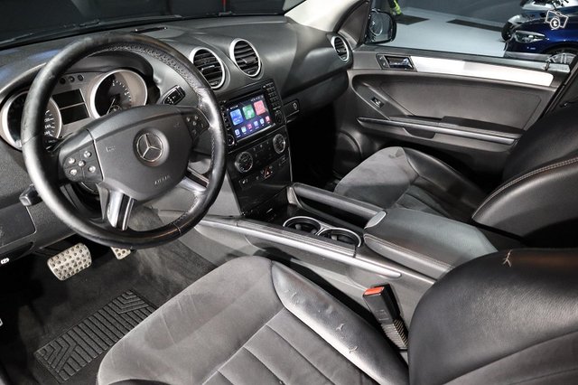 Mercedes-Benz ML 10