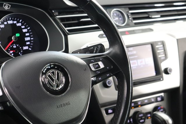 Volkswagen Passat 11