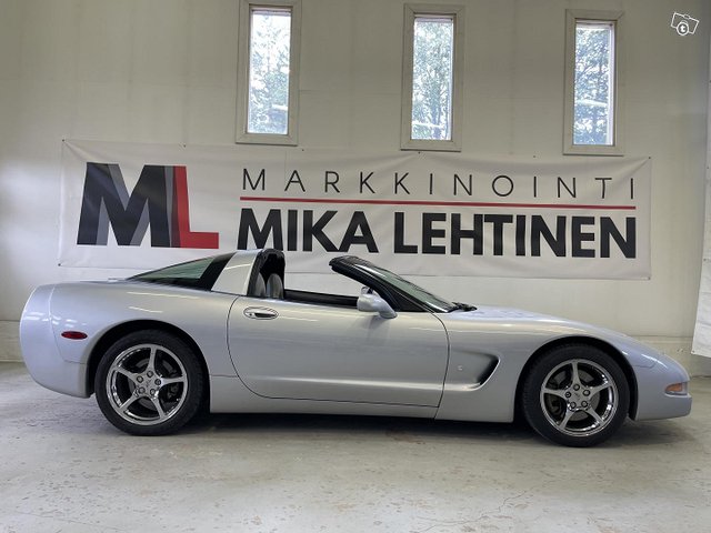 Chevrolet Corvette 5