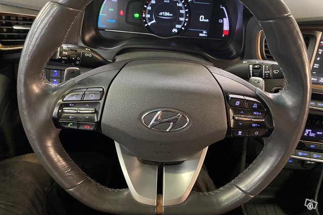 HYUNDAI IONIQ Electric 18