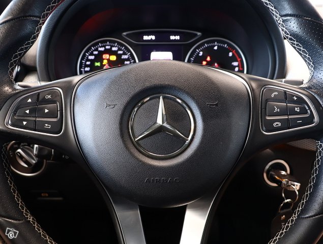 Mercedes-Benz B 9