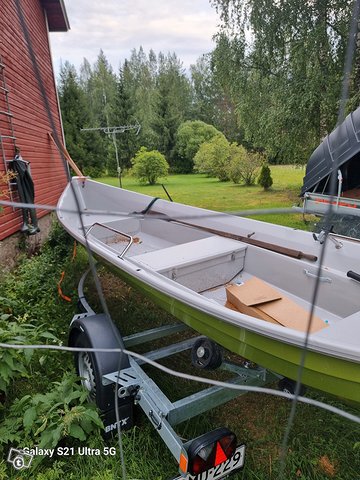 Suvi 520l soutuvene sis airot, kuva 1