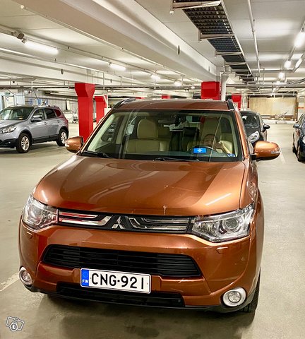 Mitsubishi Outlander 1