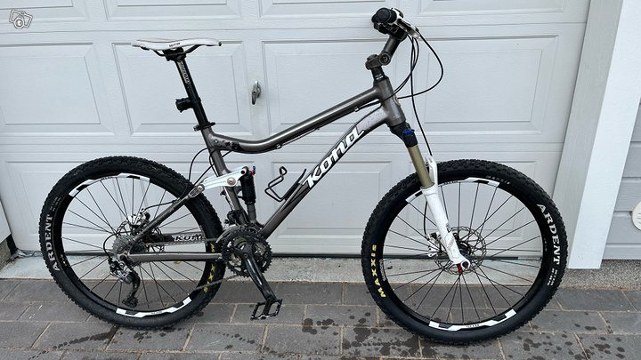 kona tanuki deluxe 2012
