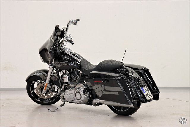 Harley-Davidson CVO 7