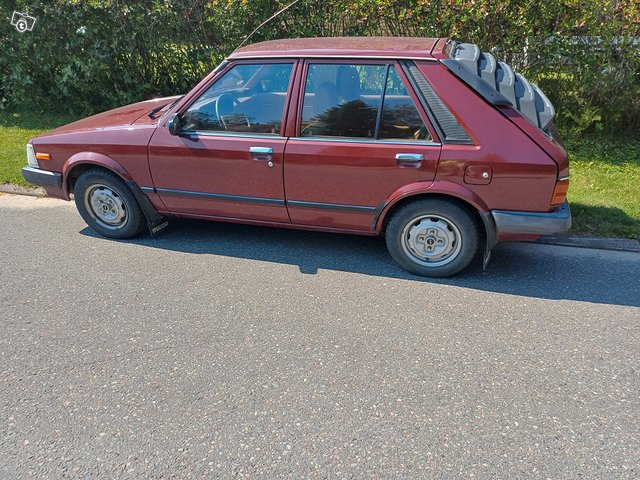 Mazda 323, kuva 1