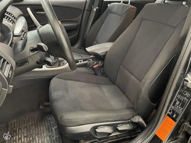 BMW 120 8