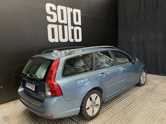 Volvo V50 3