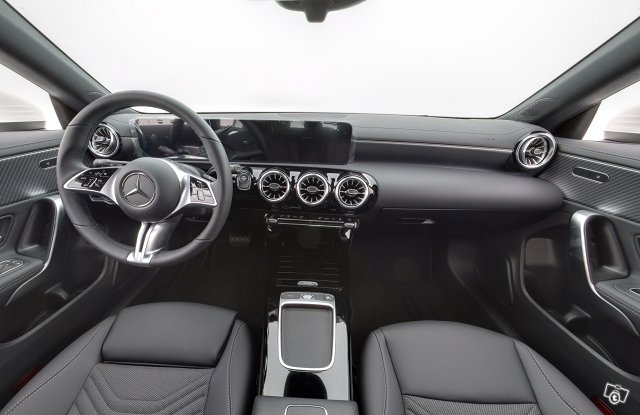 Mercedes-Benz CLA 8