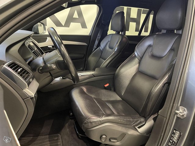 Volvo XC90 9