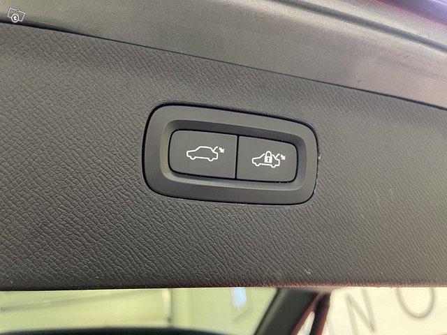Volvo XC90 25