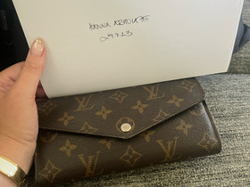 Louis Vuitton Sarah lompakko, Muut asusteet, Asusteet ja kellot, Hamina, Tori.fi Louis Vuitton Sarah lompakko, Muut asusteet, Asusteet ja kellot, Hamina, Tori.fi