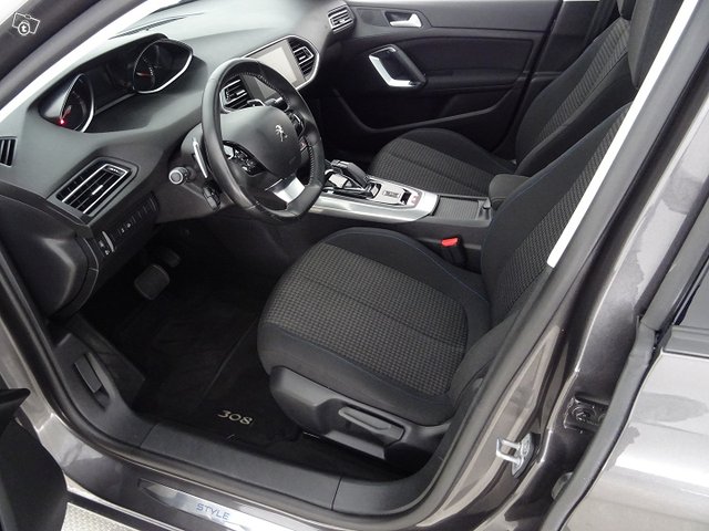 Peugeot 308 12