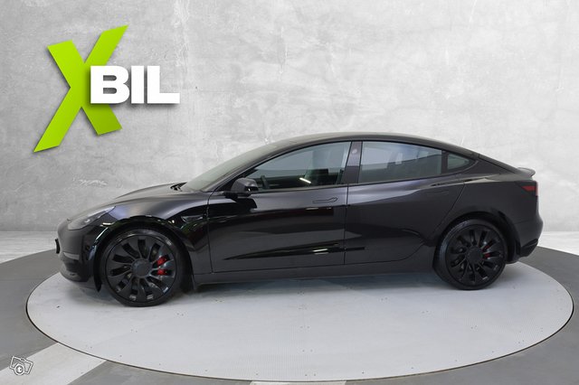 Tesla Model 3 8