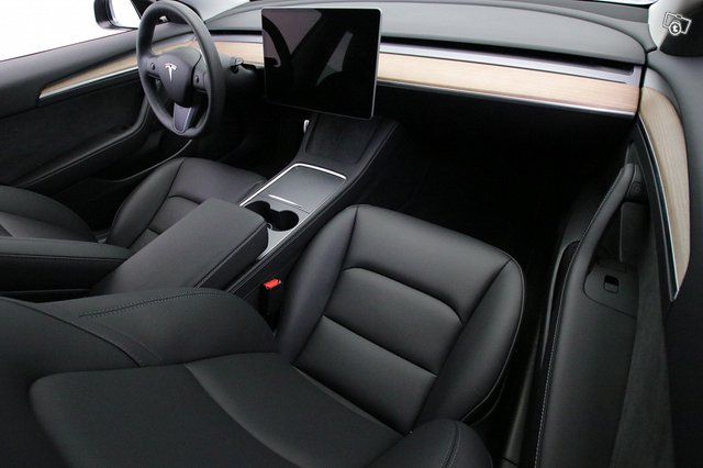 Tesla Model 3 12