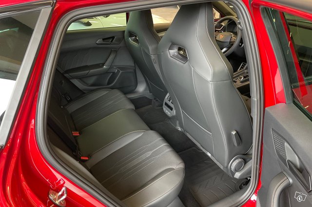 CUPRA Leon Sportstourer 10