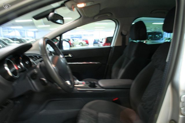 Peugeot 3008 8