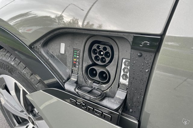 Audi Q8 E-tron 14