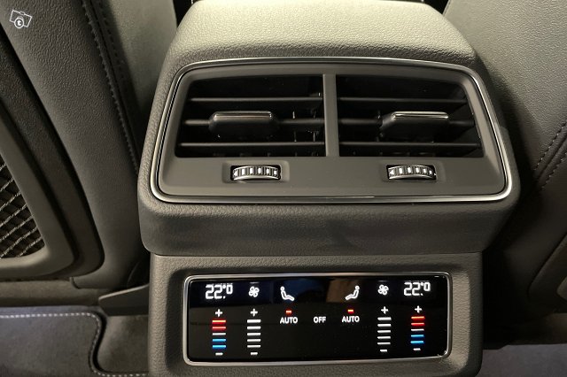 Audi Q8 E-tron 10