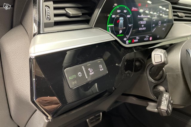 Audi Q8 E-tron 24