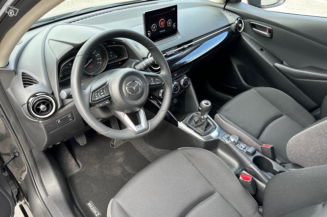 MAZDA 2 7