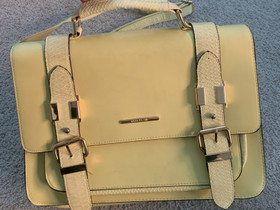 Keltainen laukku 31x10x23cm, Laukut ja hatut, Asusteet ja kellot, Helsinki, Tori.fi Keltainen laukku 31x10x23cm, Laukut ja hatut, Asusteet ja kellot, Helsinki, Tori.fi