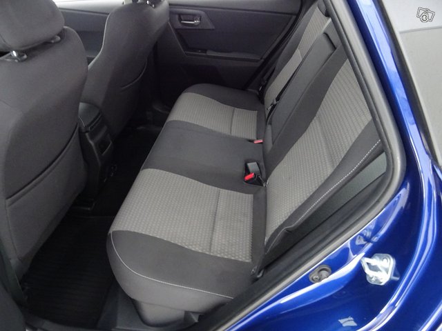 Toyota AURIS 13