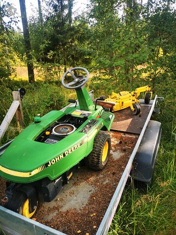 John Deere leikkuri