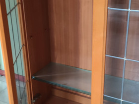 Vitriini kaappi, Hyllyt ja säilytys, Sisustus ja huonekalut, Kotka, Tori.fi Vitriini kaappi, Hyllyt ja säilytys, Sisustus ja huonekalut, Kotka, Tori.fi