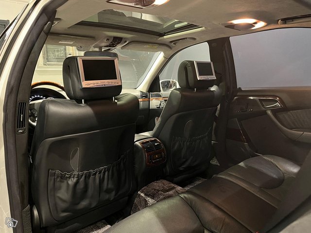 Mercedes-Benz S 11