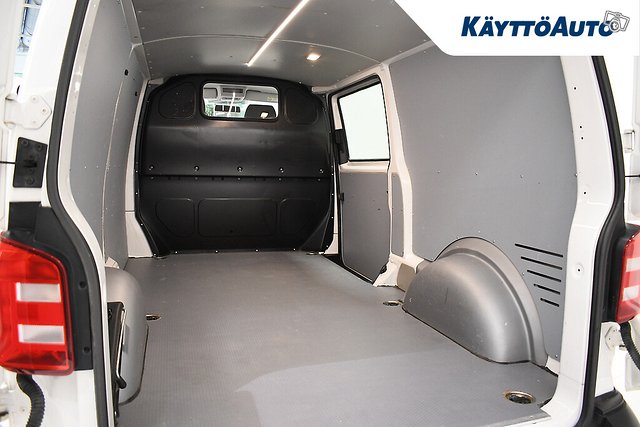 VOLKSWAGEN TRANSPORTER 6